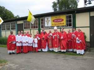 Veel priesters bij feest Apostelkerk