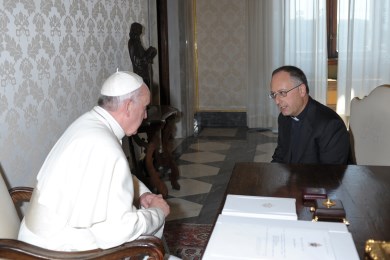 de paus tijdens het interview met pater A. Spadaro S.J.