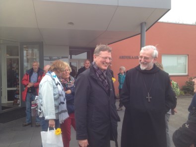 Met Vader Abt G. Mathijsen voor vertrek naar Heiloo