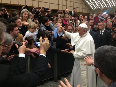 tijdens de audiëntie (1) en bezoek aan Redemptoris Mater seminarie (2)