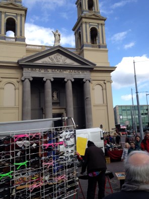 Soms wordt een kerk opnieuw geopend zoals hier de Mozes en Aäron in Amsterdam, toevertrouwd aan Sant' Egidio