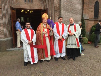 met de priesters na afloop van de viering