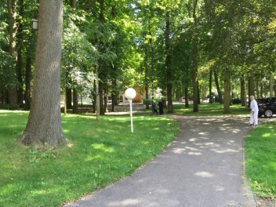 een prachtig terrein met park