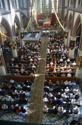 interieur van de Sint Bonifatiuskerk