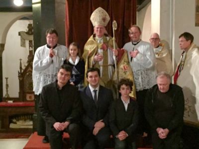 Heilig Vormsel in buitengewone vorm in Sint Agneskerk