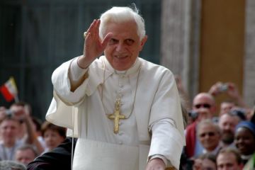 Proficiat, Paus emeritus!