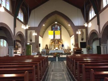 interieur van de kerk in Waarland