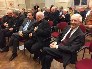 vrnl: Mgr. Martin de Groot, Mgr. Wiertz, Gouverneur Theo Bovens, mgr. Mutsaerts en mgr. de Jong