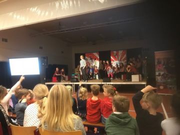 Vastenaktie op scholentour in Zwaagdijk-Oost