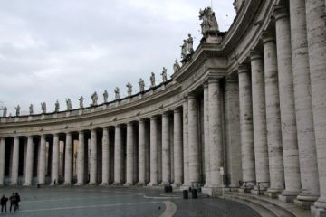 Paus Franciscus benoemt vrouwen op belangrijke posities