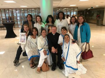 Met de Mariale gebedsgroep van de Spaanse parochie