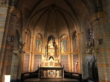 Het sacramentsaltaar in de kathedrale basiliek van Sint Bavo