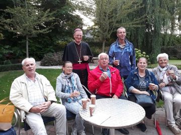 Met de Leidschendammers aanwezig bij de Grot Met de Leidschendammers aanwezig bij de Grot