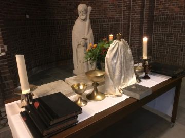 De parochieboeken en voorwerpen overgebracht naar de Mariakerk