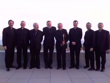 Met Kiko in het Domus Galilaeae, met Mgr. Punt, mgr. Wiertz en de rectoren van Haarlem en Roermond