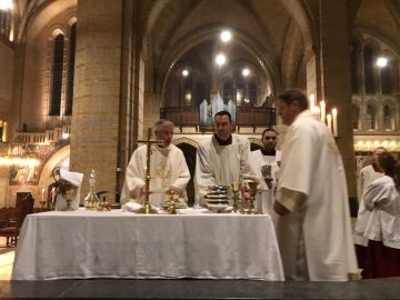 Honderd geestelijken bij Chismamis in Haarlemse kathedraal