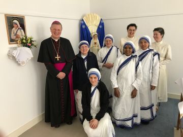 Met de zusters van Moeder Teresa en van de Familie van Maria
