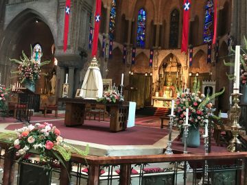 Sint Jansprocessie in Laren was een zonnig gebeuren