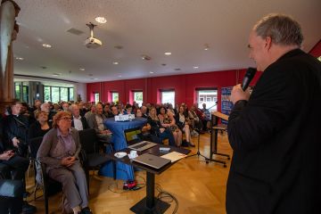 Succesvolle dag over parochievernieuwing in Heiloo