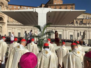 Bij de heiligverklaring in Rome