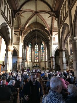 Mantelzorgers geëerd in katholieke kerk van Uitgeest