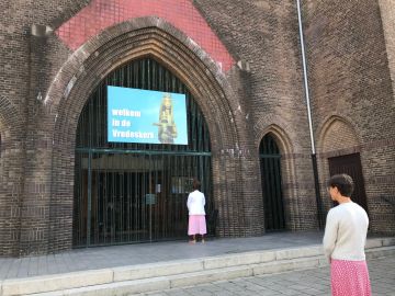 Bezoek aan de Vredeskerk