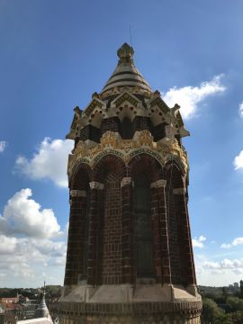 REA op kerkenpad in de kathedraal