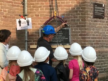 Eerste steen in Bovenkerk