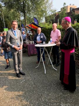 Eerste steen in Bovenkerk