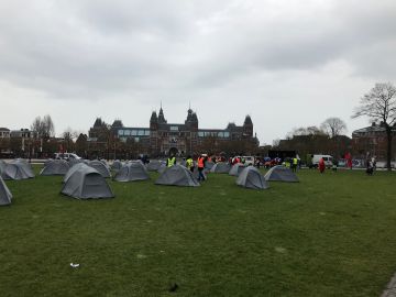 tentenkamp op het Museumplein