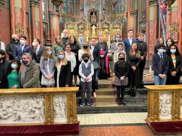 Internationaal Vormsel in de Onze Lieve Vrouwekerk