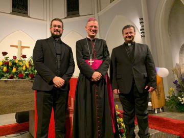 met pastoor Bruno Sestito en kapelaan Juan Andrés