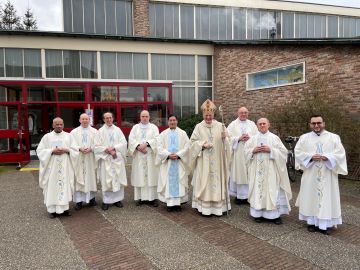 Nieuwe pastoor voor samenwerkingsverband H. Familie geïnstalleerd