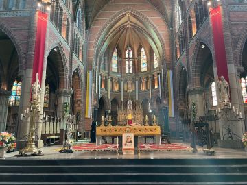 en bij Onze Lieve Heer in de St. Vituskerk