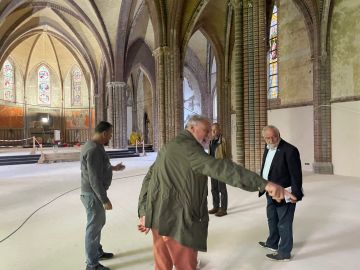 Die kerk die in een vuurzee veranderde... 