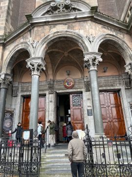 Wereldjongerendag en nieuwe katholiek in de Nicolaasbasiliek