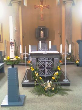 Onder het altaar in De Tiltenberg worden relieken van de martelaren van Gorcum bewaard