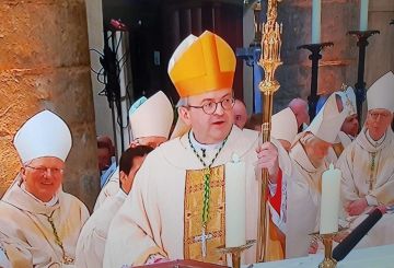 Mgr. Smeets bij zijn bisschopswijding