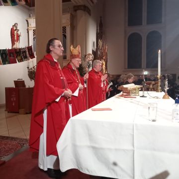 Vormselvieringen in Volendam zijn volbracht