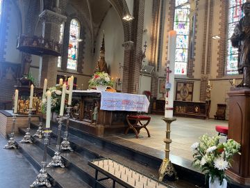Vormselviering in H. laurentiuskerk in Oudorp